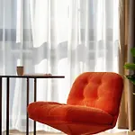 Stylish With Underground Parking And A Perfect Location By Renters ורוצלב