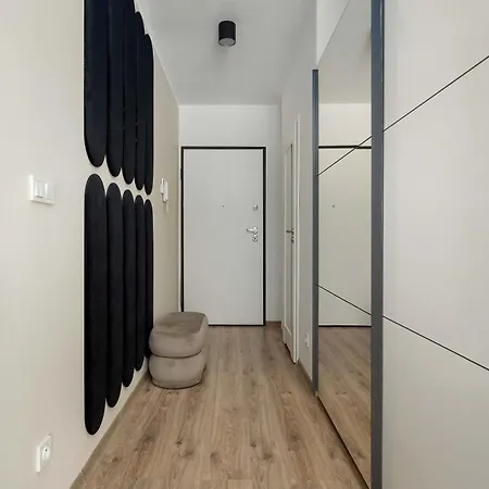 Apartment Stylish With Underground Parking And A Perfect Location By Renters *