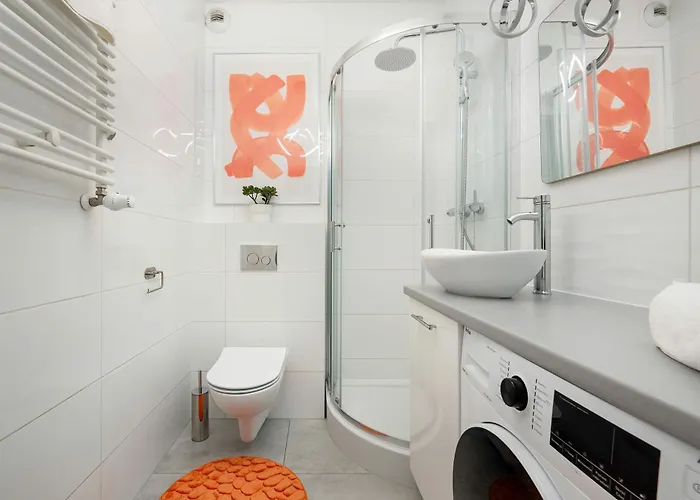 Stylish With Underground Parking And A Perfect Location By Renters *